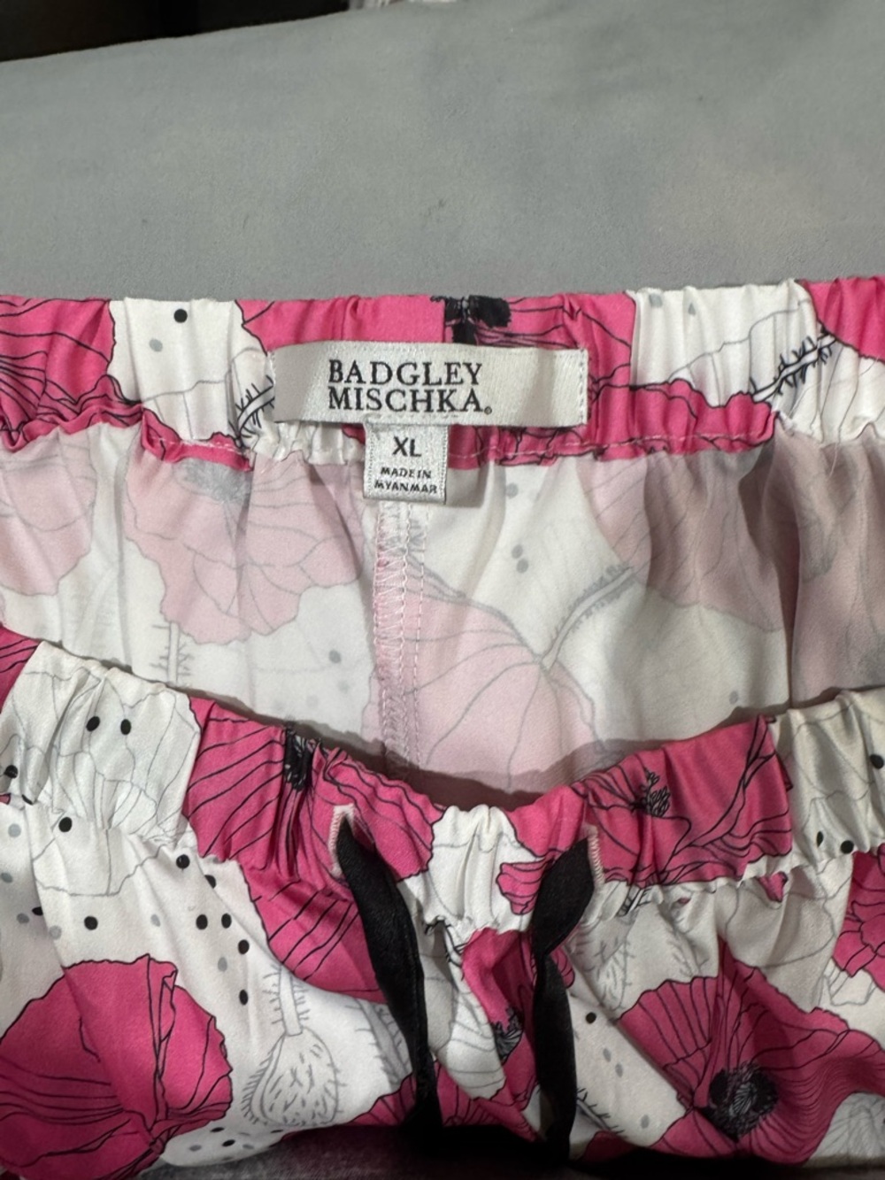 Badgley Mischka Pajama short set White / Pink Floral Print NWT . - Picture 7 of 16